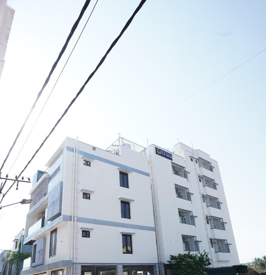 Castle Suites By Haven Homes, Kempegowda International Airport Road バンガロール エクステリア 写真