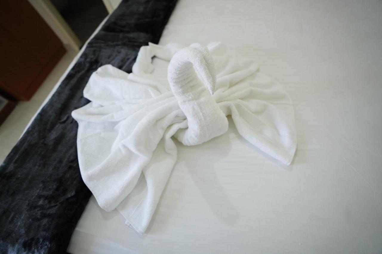 Castle Suites By Haven Homes, Kempegowda International Airport Road バンガロール エクステリア 写真