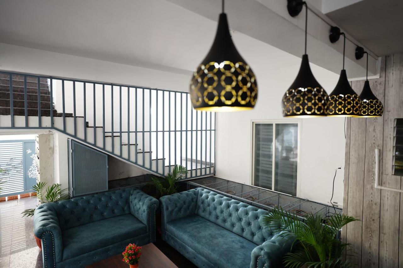 Castle Suites By Haven Homes, Kempegowda International Airport Road バンガロール エクステリア 写真